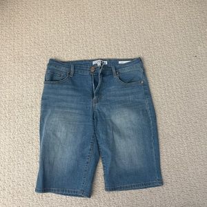 Classic fit code bleu Bermuda shorts